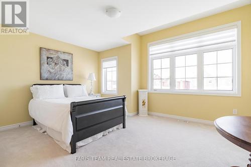 1041 Wickham Road, Innisfil, ON - Indoor Photo Showing Bedroom