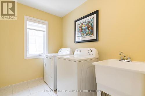 1041 Wickham Road, Innisfil, ON - Indoor Photo Showing Laundry Room
