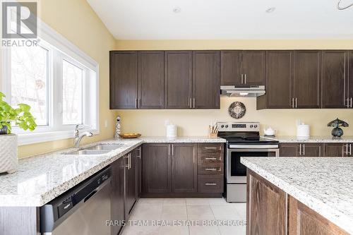 1041 Wickham Road, Innisfil, ON - Indoor Photo Showing Kitchen With Double Sink