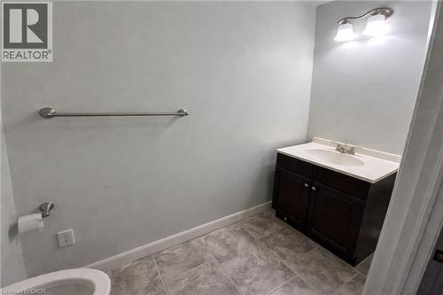 940 Barton Street E, Hamilton, ON 