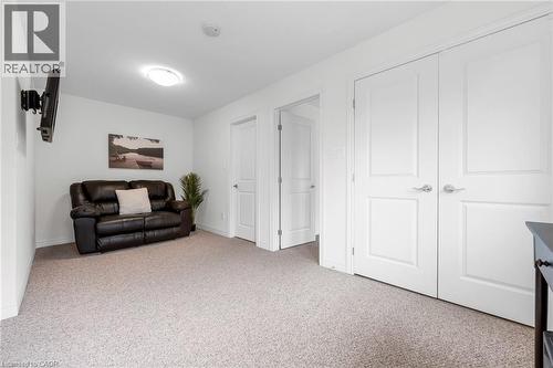 Family room on upper level - 45 Hemlock Way, Grimsby, ON - Indoor