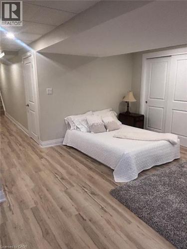 45 Hemlock Way, Grimsby, ON - Indoor Photo Showing Bedroom
