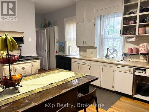 16 Peter Street S, South Bruce, ON - Indoor Photo Showing Kitchen