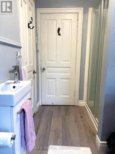 16 Peter Street S, South Bruce, ON - Indoor Photo Showing Bathroom