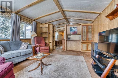 54 First Avenue, Wellington North, ON - Indoor Photo Showing Living Room