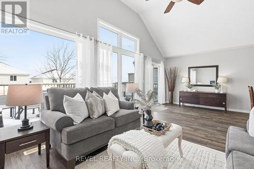 617 Clancy Crescent, Peterborough (Otonabee Ward 1), ON - Indoor Photo Showing Living Room