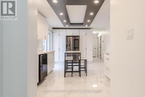 612 Trillium Drive, Southwest Middlesex, ON - Indoor Photo Showing Kitchen