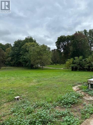 612 Trillium Drive, Southwest Middlesex, ON - Outdoor