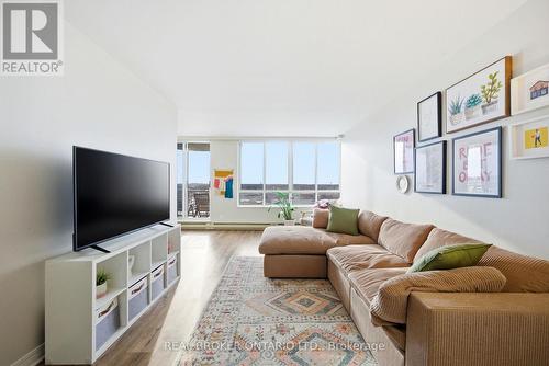 703 - 100 Grant Carman Drive, Ottawa, ON - Indoor Photo Showing Living Room