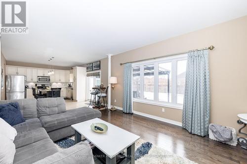 6 Falcon Drive, Welland (Coyle Creek), ON - Indoor Photo Showing Living Room