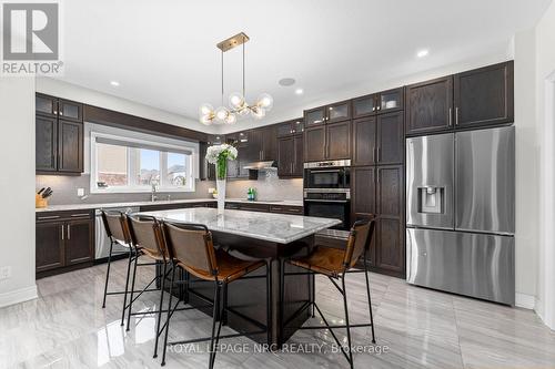 Quartz island to gather around - 25 Philmori Boulevard, Pelham (Fonthill), ON - Indoor