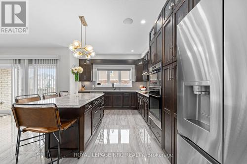Lots of natural light - 25 Philmori Boulevard, Pelham (Fonthill), ON - Indoor Photo Showing Kitchen With Double Sink With Upgraded Kitchen