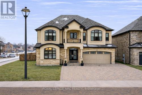 Striking curb appeal - 25 Philmori Boulevard, Pelham (Fonthill), ON - Outdoor With Facade