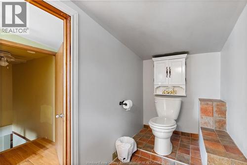 86 Draper Street, Colchester, ON - Indoor Photo Showing Bathroom