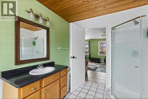 86 Draper Street, Colchester, ON - Indoor Photo Showing Bathroom