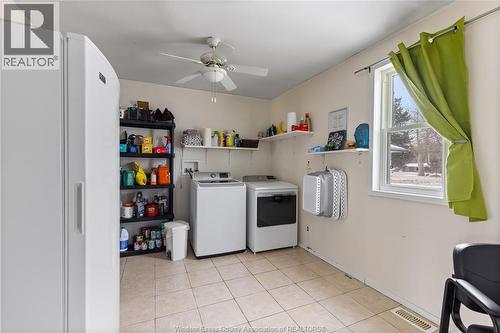 86 Draper Street, Colchester, ON - Indoor Photo Showing Laundry Room