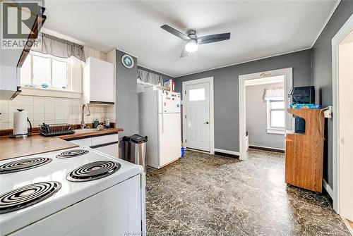 1088 Hickory, Windsor, ON - Indoor Photo Showing Kitchen