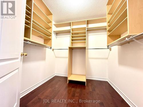 69 Gail Parks Crescent, Newmarket, ON - Indoor With Storage