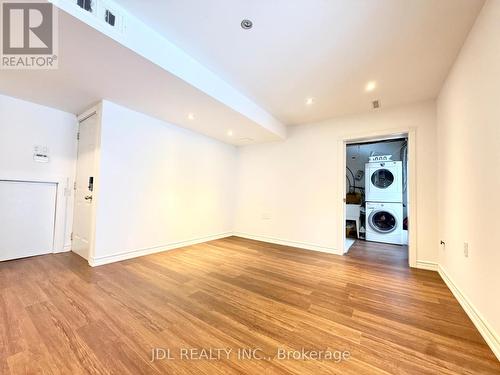 69 Gail Parks Crescent, Newmarket, ON - Indoor Photo Showing Other Room