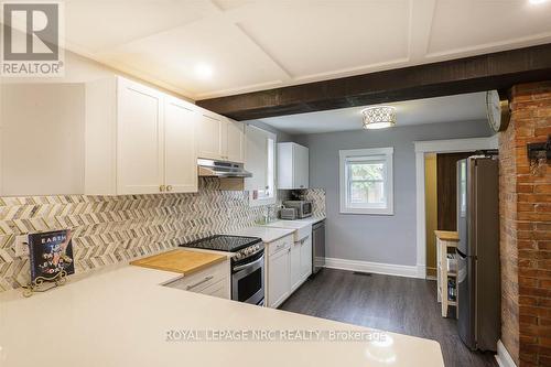 241 Vine Street, St. Catharines (Fairview), ON - Indoor Photo Showing Kitchen With Upgraded Kitchen