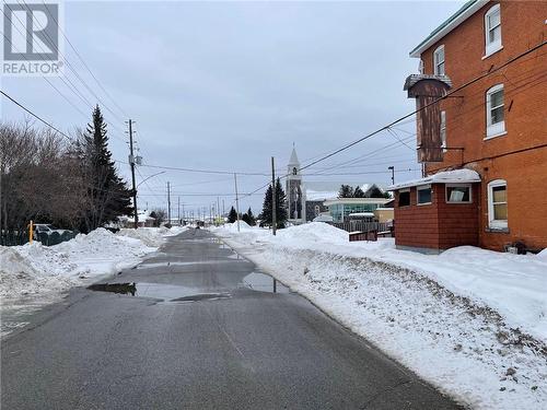 3650 Errington Avenue, Chelmsford, ON - Outdoor