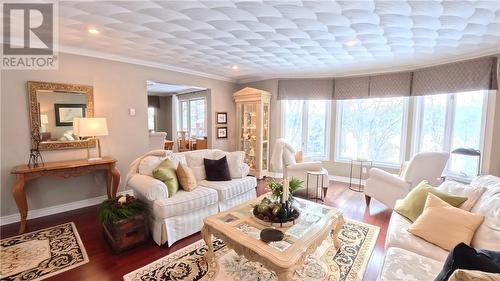 357 Clear Lake, Espanola, ON - Indoor Photo Showing Living Room