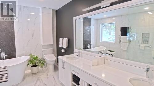 357 Clear Lake, Espanola, ON - Indoor Photo Showing Bathroom