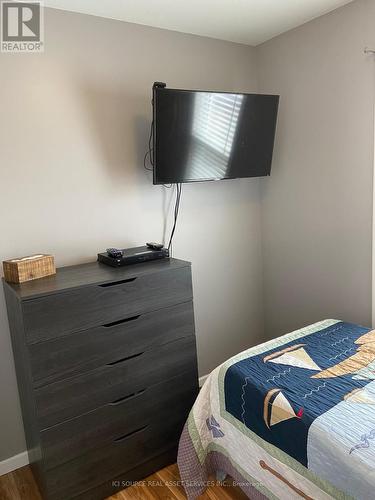 50 - 33 Pitt Street, Bayham, ON - Indoor Photo Showing Bedroom