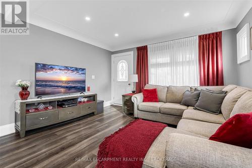 121 Edgemont Street N, Hamilton (Crown Point), ON - Indoor Photo Showing Living Room