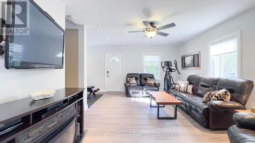 54 Waterloo Street, West Perth (Mitchell), ON - Indoor Photo Showing Living Room