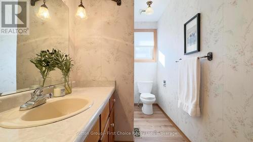 8 Dunsford Crescent, St. Marys, ON - Indoor Photo Showing Bathroom