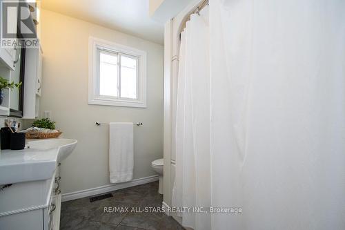 874 Monarch Road, Kawartha Lakes (Lindsay), ON - Indoor Photo Showing Bathroom