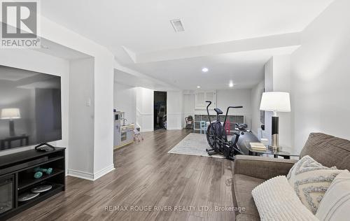 1201 Charlotte Circle, Pickering, ON - Indoor Photo Showing Living Room