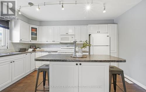 1201 Charlotte Circle, Pickering, ON - Indoor Photo Showing Kitchen