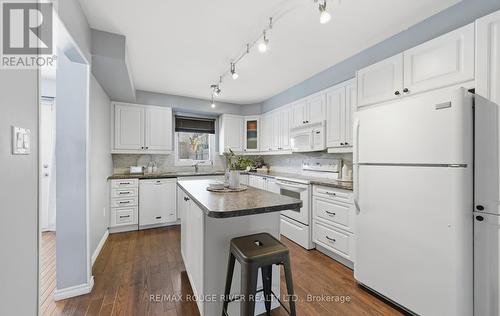1201 Charlotte Circle, Pickering, ON - Indoor Photo Showing Kitchen
