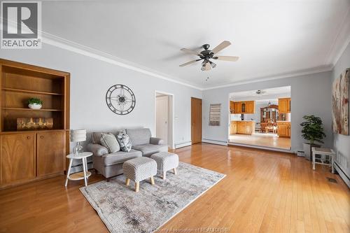 3071 Lauzon Road, Windsor, ON - Indoor Photo Showing Living Room