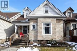 261 PROSPECT Street S  Hamilton, ON L8M 2Z8