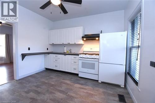 261 Prospect Street S, Hamilton, ON - Indoor Photo Showing Kitchen