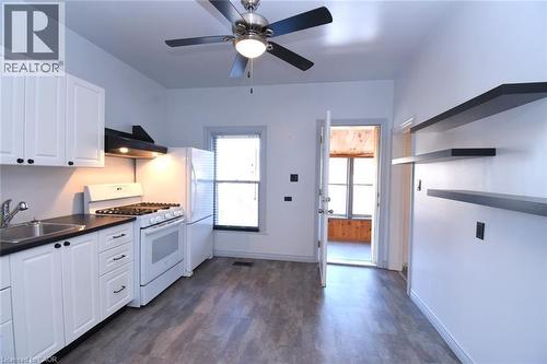 261 Prospect Street S, Hamilton, ON - Indoor Photo Showing Kitchen