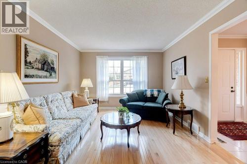2251 Mansfield Drive, Burlington, ON - Indoor Photo Showing Living Room