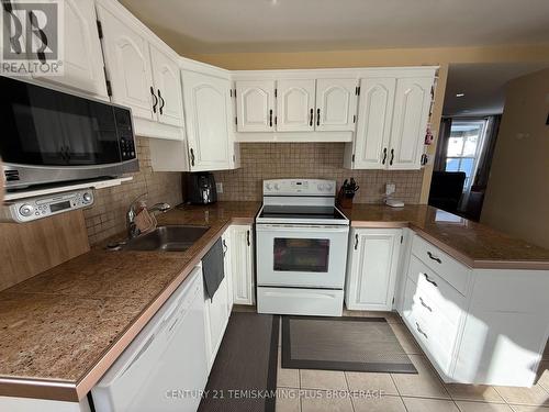 60 Woods Street, Kirkland Lake (Kl & Area), ON - Indoor Photo Showing Kitchen