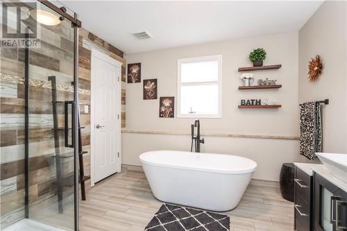 81 Forestdale Drive, Sudbury, ON - Indoor Photo Showing Bathroom