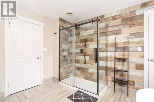 81 Forestdale Drive, Sudbury, ON - Indoor Photo Showing Bathroom