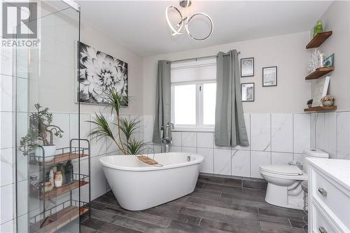 81 Forestdale Drive, Sudbury, ON - Indoor Photo Showing Bathroom