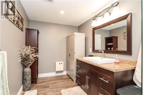 81 Forestdale Drive, Sudbury, ON - Indoor Photo Showing Bathroom