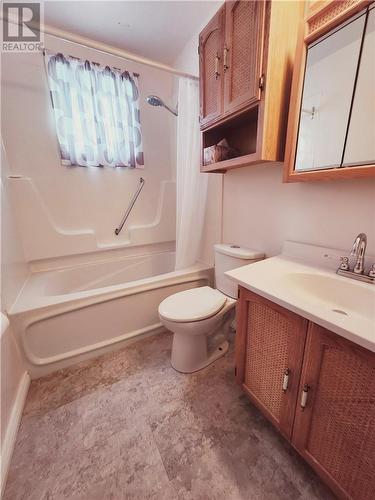 9 Falcon Street, Chelmsford, ON - Indoor Photo Showing Bathroom