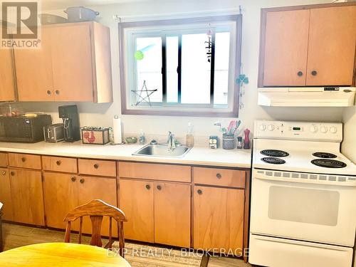 Unit 2 - 16 Daly Street, Kingston (Rideau), ON - Indoor Photo Showing Kitchen