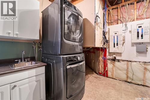 1506 Patrick Place, Saskatoon, SK - Indoor Photo Showing Laundry Room