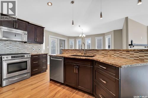 1506 Patrick Place, Saskatoon, SK - Indoor Photo Showing Kitchen With Upgraded Kitchen