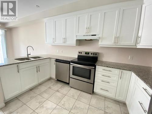 4 Workman Lane, Hamilton, ON - Indoor Photo Showing Kitchen With Stainless Steel Kitchen With Double Sink